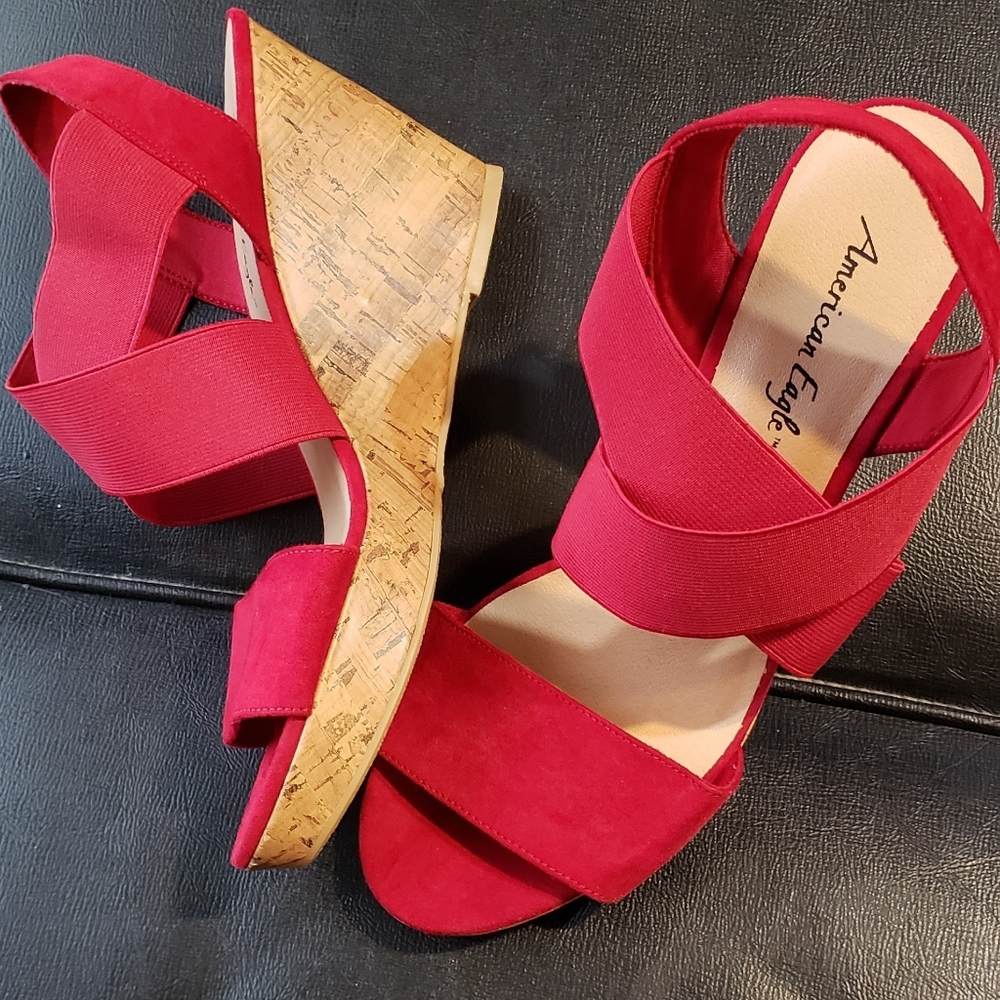 American Eagle strappy platforms